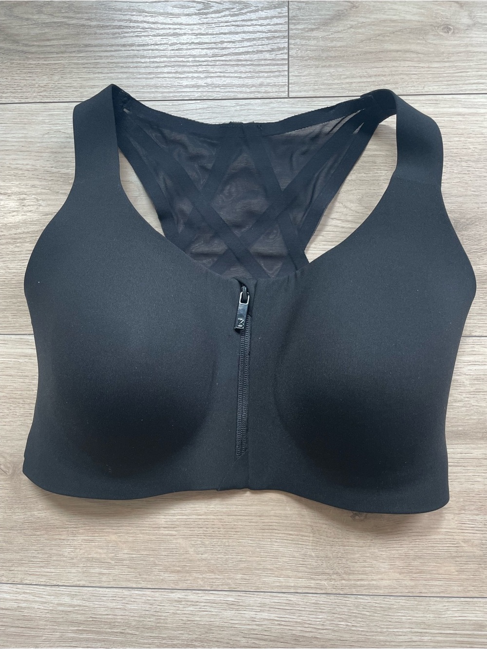 BuffBunny Black Front-Zip Seamless Sports Bra with Mesh Strappy Back